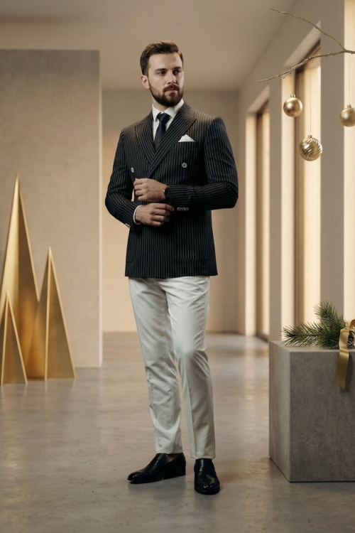 Костюм двубортный компаньон, материал: Вискоза - 38%, Лайкра - 2%, Хлопок - 15%, Шерсть - 44%. Комплект: Брюки, Пиджак. Фото 1