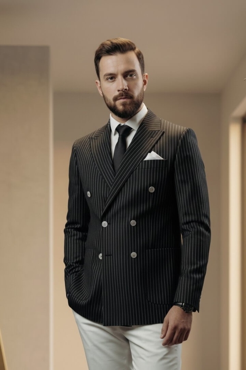 Костюм двубортный компаньон, материал: Вискоза - 38%, Лайкра - 2%, Хлопок - 15%, Шерсть - 44%. Комплект: Брюки, Пиджак. Фото 2