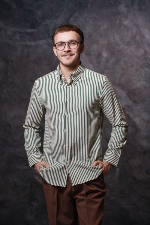 Белая рубашка в зеленую полоску, материал: Вискоза - 55%, Хлопок - 45%. Фото 2