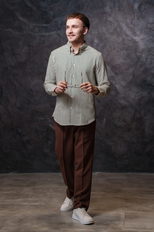 Белая рубашка в зеленую полоску, материал: Вискоза - 55%, Хлопок - 45%. Фото 4