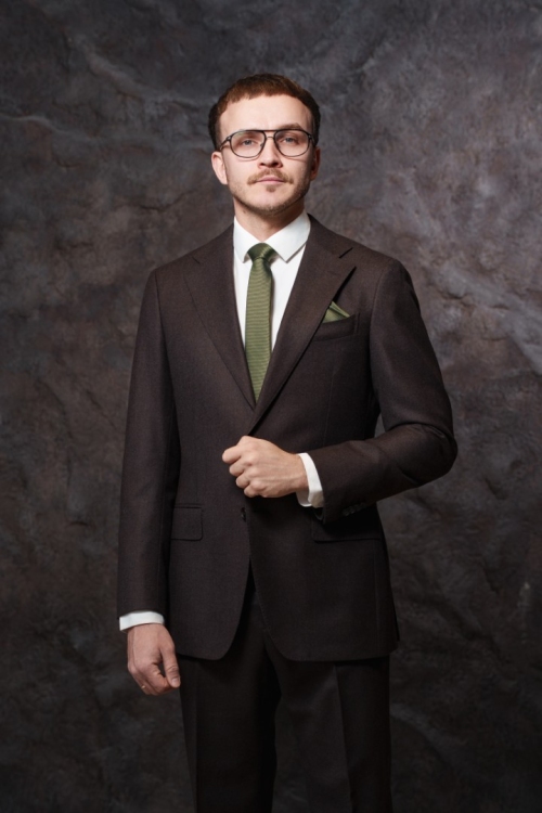 Костюм двойка в шоколадном цвете, материал: Полиэстер - 8%, Шерсть - 88%, Эластан - 4%. Комплект: Брюки, Пиджак. Фото 1