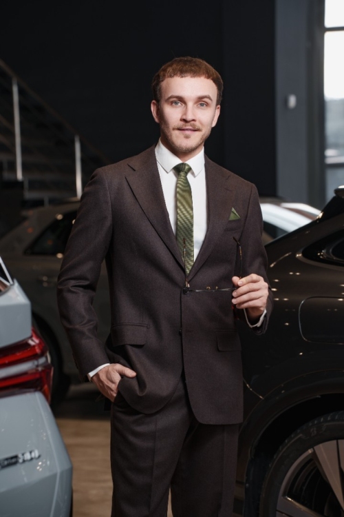 Костюм двойка в шоколадном цвете, материал: Полиэстер - 8%, Шерсть - 88%, Эластан - 4%. Комплект: Брюки, Пиджак. Фото 9