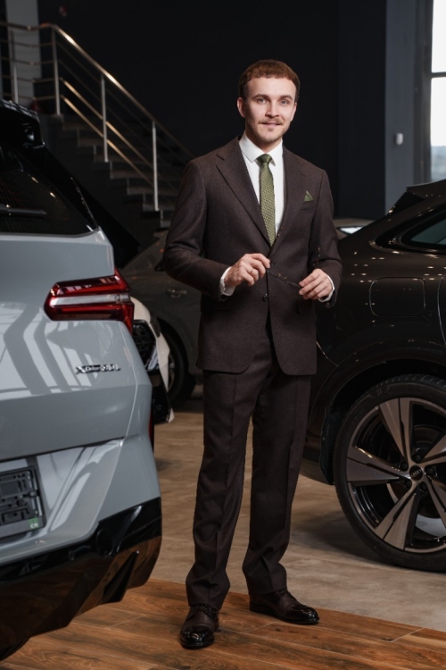 Костюм двойка в шоколадном цвете, материал: Полиэстер - 8%, Шерсть - 88%, Эластан - 4%. Комплект: Брюки, Пиджак. Фото 10