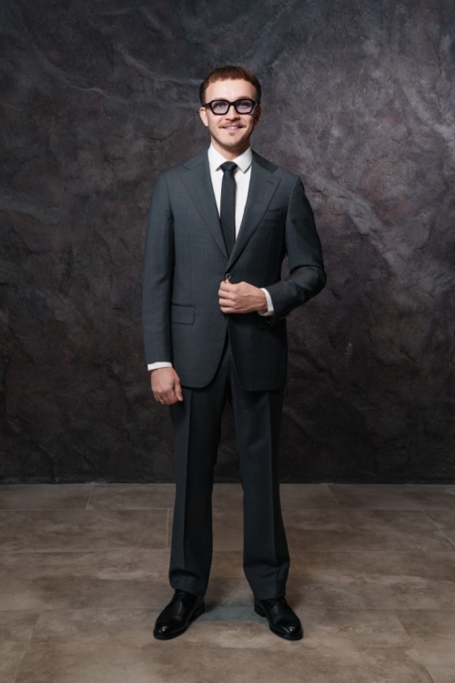 Костюм двойка серый, материал: Полиэстер - 8%, Шерсть - 88%, Эластан - 4%. Комплект: Брюки, Пиджак. Фото 1