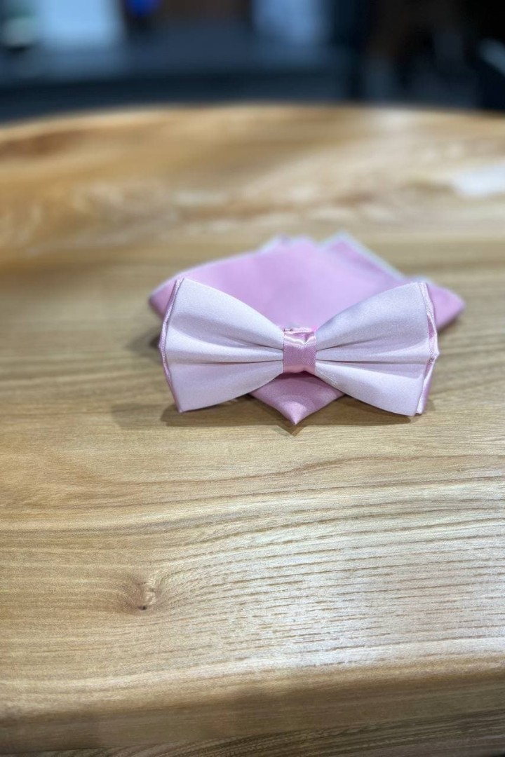Розовый галстук-бабочка