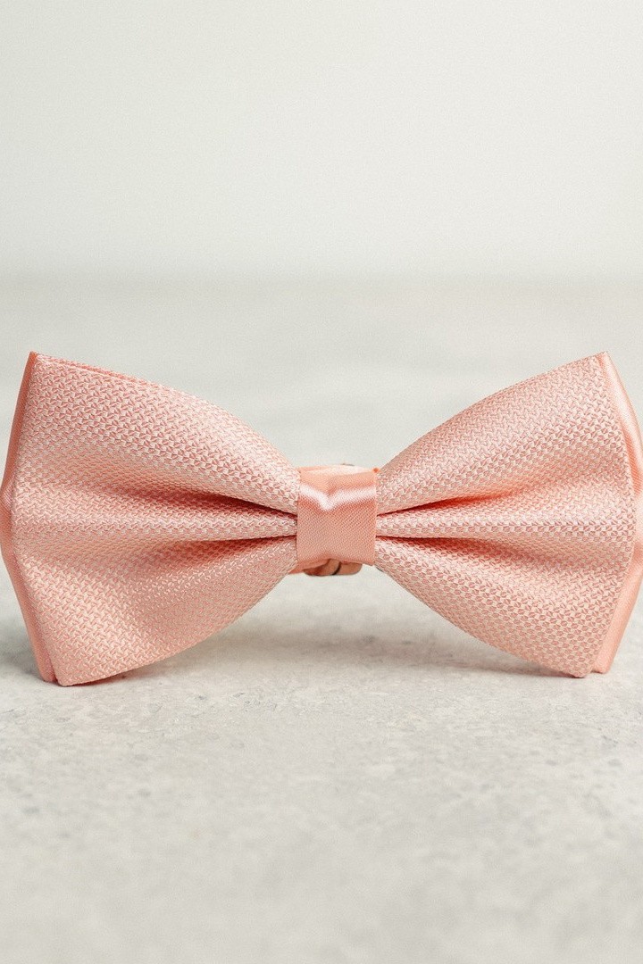 Персиковый галстук-бабочка
