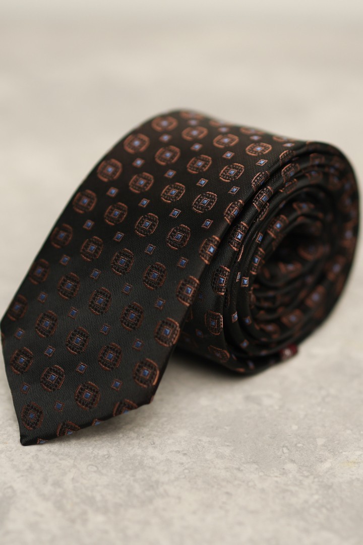Коричневый галстук с узором